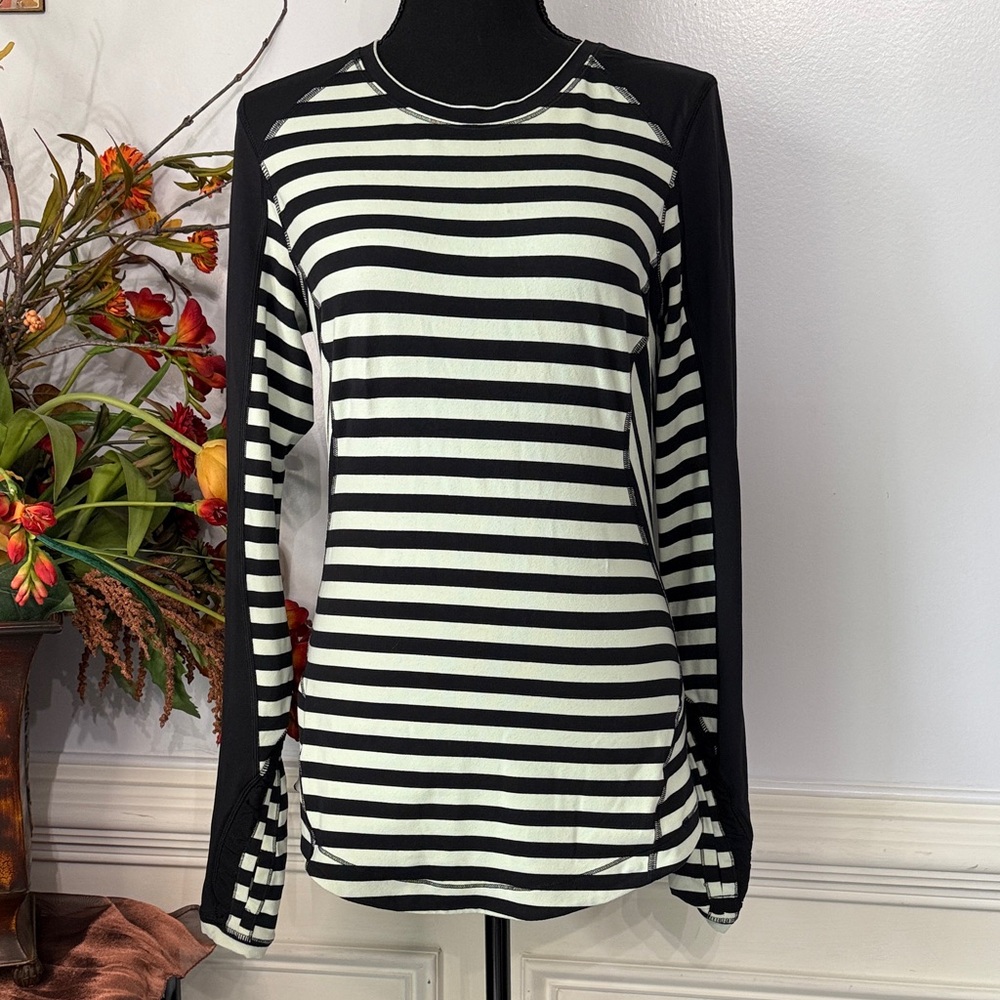 Lululemon Run Reflect Mint Green Black Striped Long Sleeve Fitted Top 8
